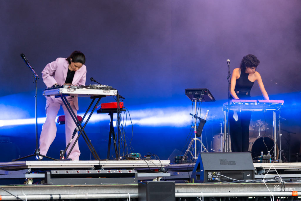 Javiera Mena enfentizou ao público durante a súa actuación