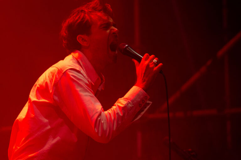 Le máis sobre o artigo A praia de Riazor baixa o telón de concertos do XXXVIII Festival Noroeste Estrella Galicia coa maxia de Guadi Galego, Siloé e The Vaccines