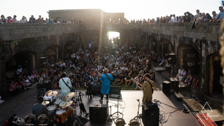 Lee más sobre el artículo La tercera jornada del XXXVIII Festival Noroeste Estrella Galicia vendrá marcada por los conciertos en Riazor y O Portiño, que abre también el Mercado de la Cosecha
